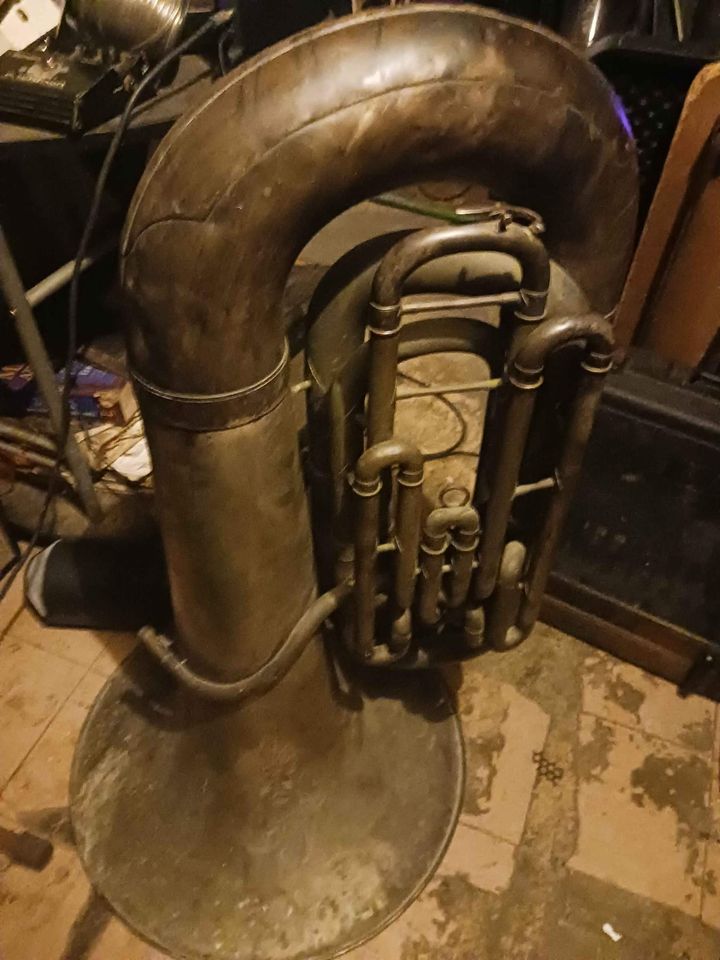 Elkhart Tuba front.jpg