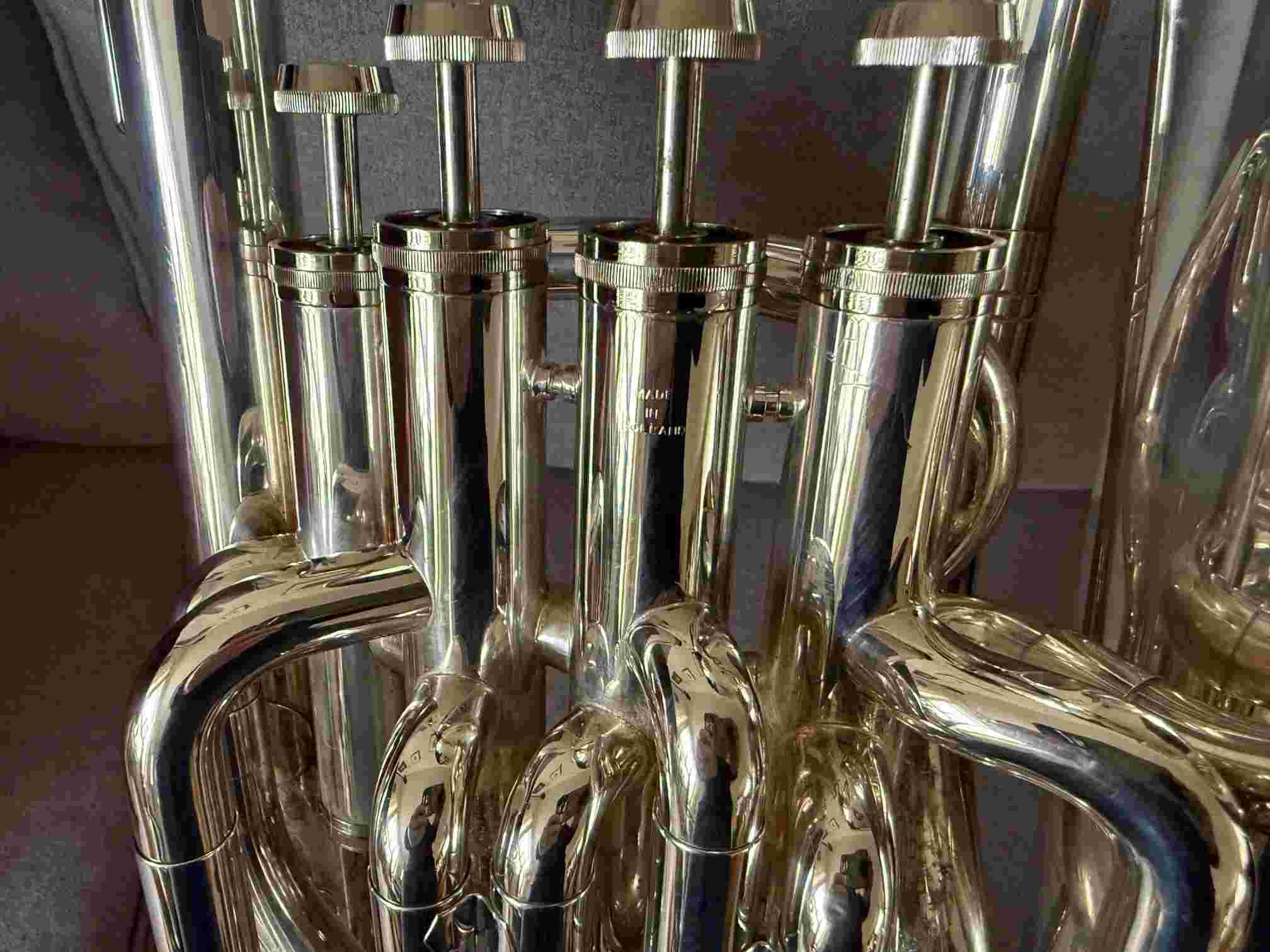 front pistons.jpg
